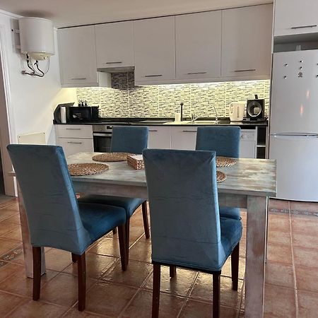 Large Studio Apartment! 科斯塔特吉塞 外观 照片