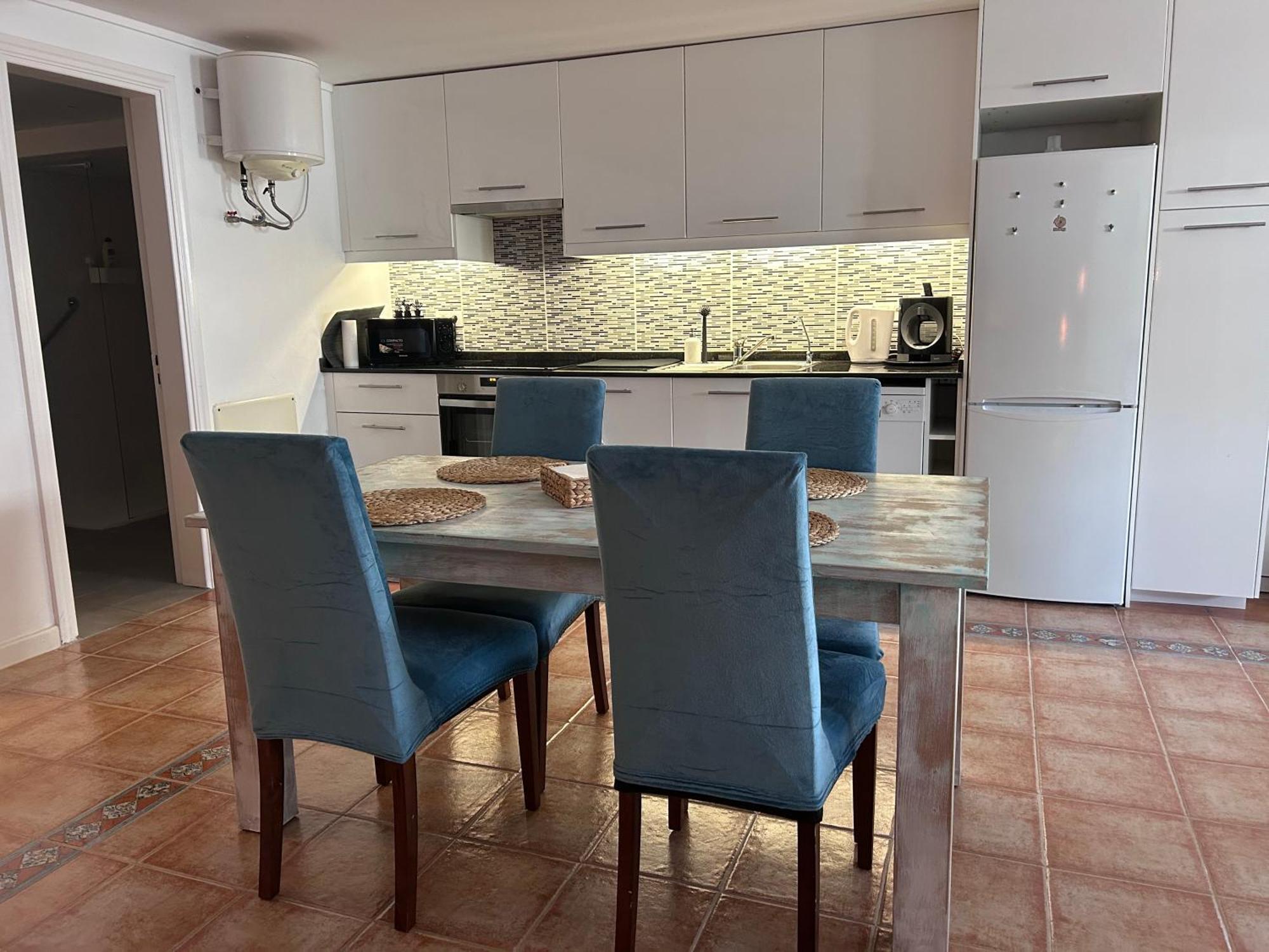 Large Studio Apartment! 科斯塔特吉塞 外观 照片
