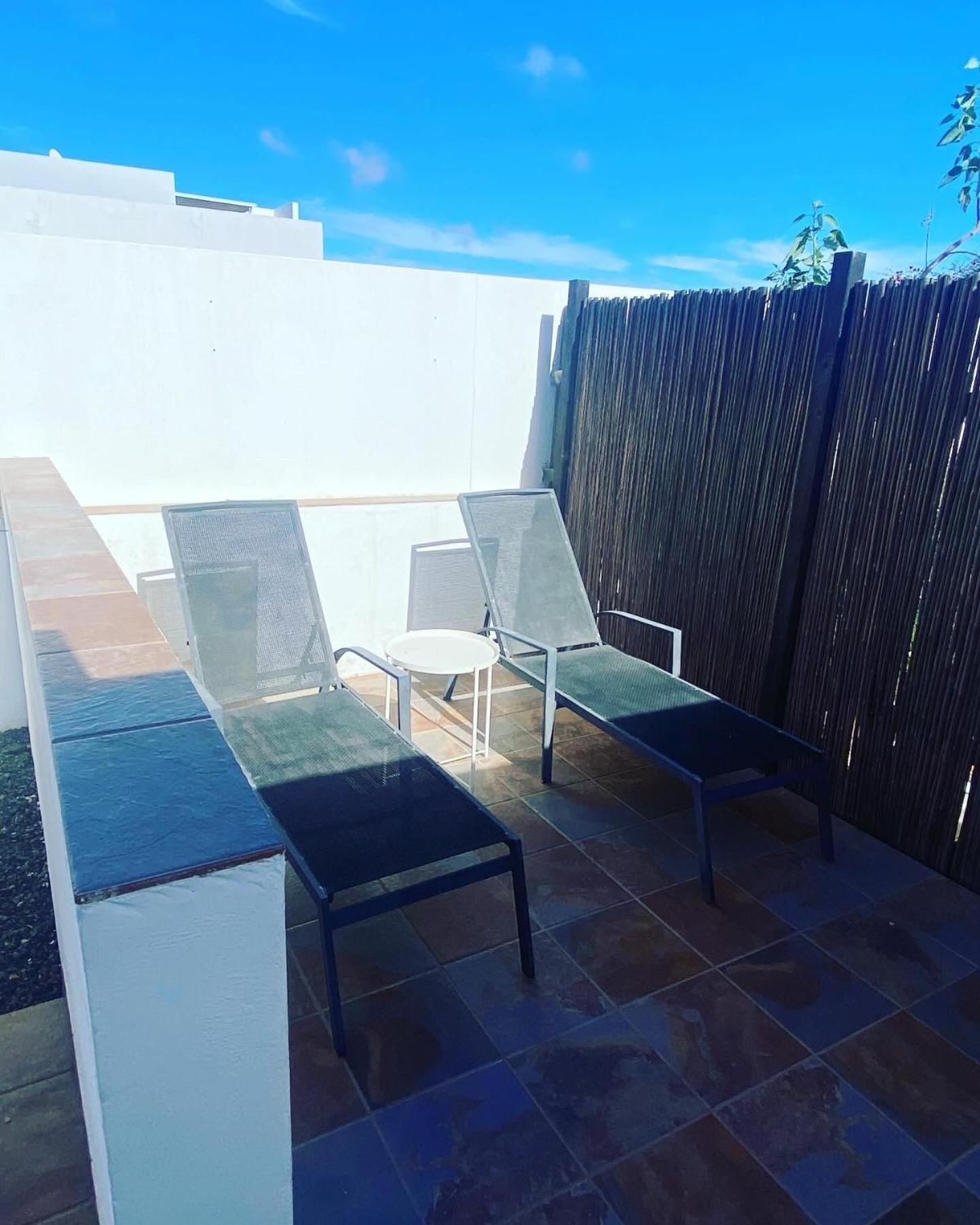 Large Studio Apartment! 科斯塔特吉塞 外观 照片