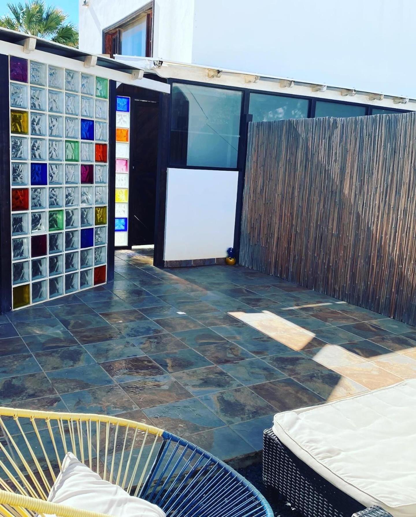 Large Studio Apartment! 科斯塔特吉塞 外观 照片