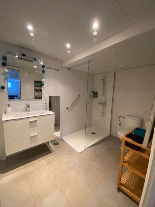 Large Studio Apartment! 科斯塔特吉塞 外观 照片